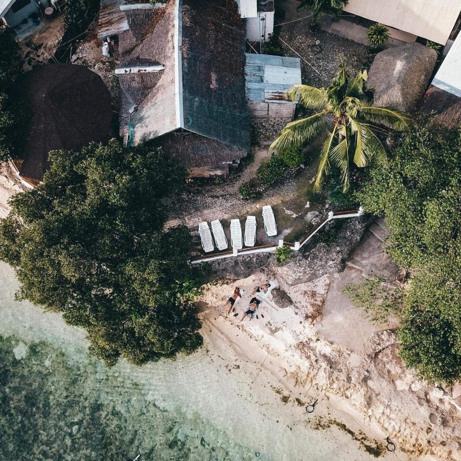 Pescador View - Beachfront & Nearby The Ocean Hostels & Restaurant Moalboal Exteriör bild