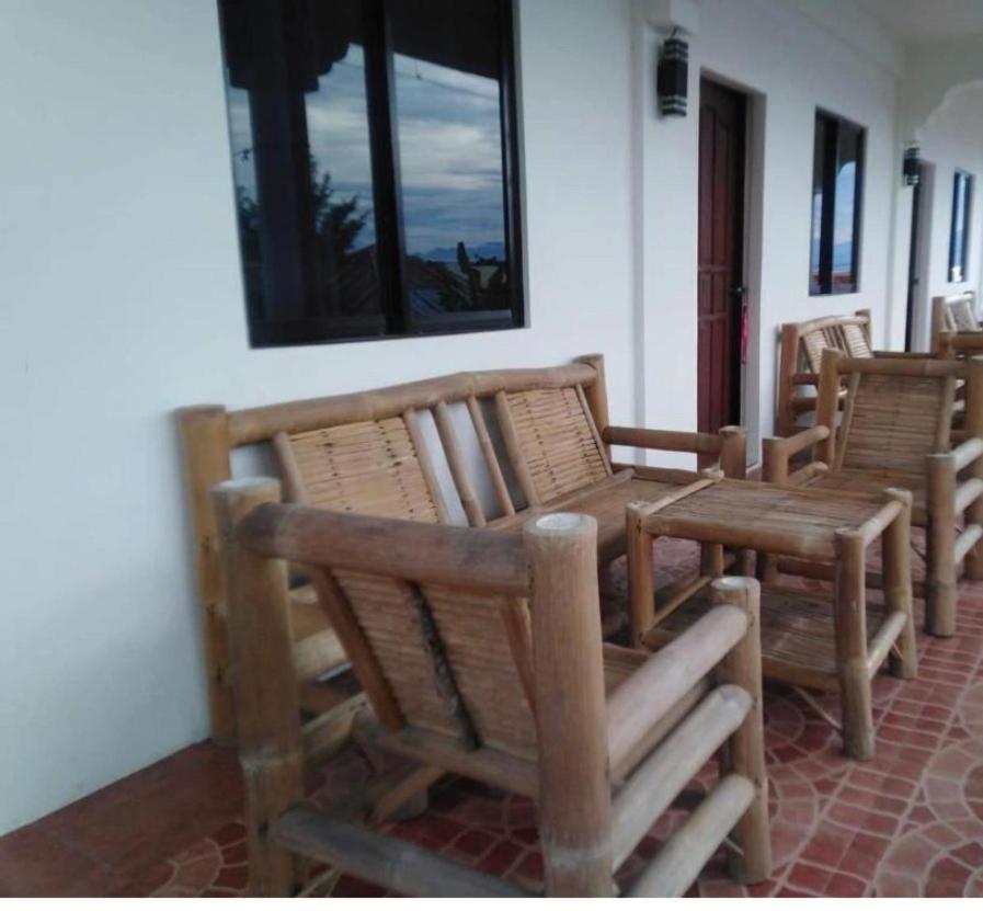 Pescador View - Beachfront & Nearby The Ocean Hostels & Restaurant Moalboal Exteriör bild
